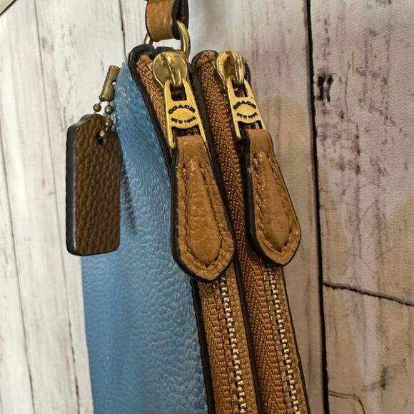 Coach Double Zip Wallet In Colorblock - Picture 4 of 8